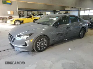 2022 Hyundai Sonata Hybrid SEL with VIN KMHL34JJ3NA052559, listed as a Copart auction lot 42992525 with 32,174 mi miles and Salvage Title. Bid and sale history available at carsss.com. Image 1.