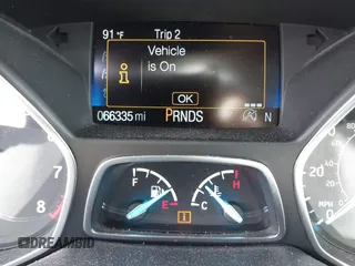 2019 Ford Escape SE z VIN 1FMCU0GD0KUB74569, wystawiony jako IAAI lot #42271476 z przebiegiem 66 335 mil mil oraz . Historia ofert i sprzedaży dostępna na DreamBid. Obrazek 16.