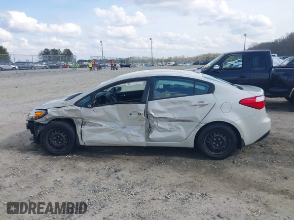 2015 Kia Forte LX with VIN KNAFK4A68F5364092, listed as a IAAI auction lot 41812358 with 100,682 mi miles. Bid and sale history available at carsss.com. Image 15.