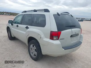 2008 Mitsubishi Endeavor LS with VIN 4A4MN21S78E035818, listed as a IAAI auction lot 41025955 with 219,163 mi miles. Bid and sale history available at carsss.com. Image 3.