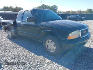 2003 GMC Sonoma with VIN 1GTCS19H138182562, listed as a IAAI auction lot 41051512 with 212,117 mi miles and . Bid and sale history available at DreamBid. Image 1.