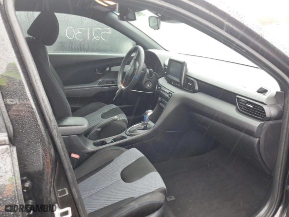 2020 Hyundai Veloster 2.0 with VIN KMHTG6AF4LU022817, listed as a Copart auction lot 64140082 with 52,130 mi miles. Bid and sale history available at carsss.com. Image 5.