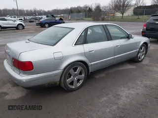 2001 Audi S8 z VIN WAUGU54D81N012542, wystawiony jako IAAI lot #41120533 z przebiegiem 216 617 mil mil oraz . Historia ofert i sprzedaży dostępna na DreamBid. Obrazek 4.