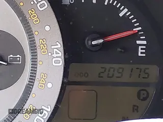 2001 Lexus IS 300/350 z VIN JTHBD182810028735, wystawiony jako IAAI lot #41863236 z przebiegiem 209 175 mil mil oraz . Historia ofert i sprzedaży dostępna na DreamBid. Obrazek 16.