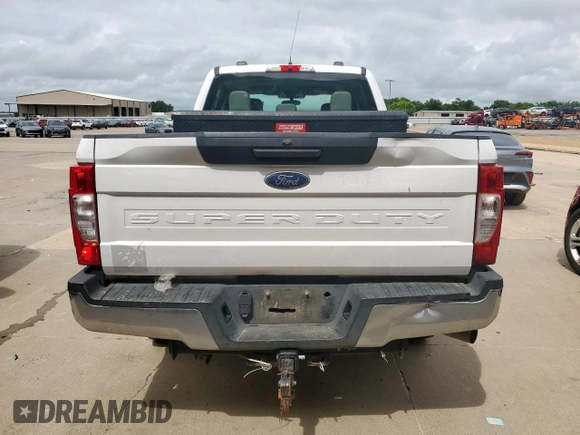 2020 Ford F-250 XL z VIN 1FT7W2B6XLED98240, wystawiony jako Copart lot #60680815 z przebiegiem 129 824 mil mil oraz Czysty tytuł • Clean title. Historia ofert i sprzedaży dostępna na DreamBid. Obrazek 6.