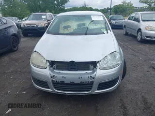2010 Volkswagen Jetta TDI с VIN 3VWAL7AJ6AM082663, выставлен на аукционе IAAI как лот 42337155 с пробегом Не указан миль и . История ставок и продаж доступна на DreamBid. Изображение 6.