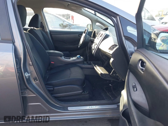 2015 Nissan LEAF SV with VIN 1N4AZ0CP8FC313734, listed as a IAAI auction lot 41613766 with 107,229 mi miles. Bid and sale history available at carsss.com. Image 5.