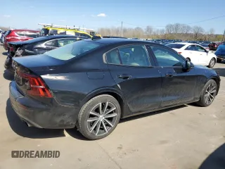 2021 Volvo S60 Momentum with VIN 7JR102FK5MG102126, listed as a Copart auction lot 48800064 with 83,785 mi miles and Salvage Title. Bid and sale history available at carsss.com. Image 3.