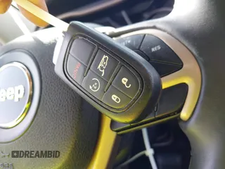 2018 Jeep Cherokee Limited z VIN 1C4PJLDB4JD568321, wystawiony jako IAAI lot #41429685 z przebiegiem 77 158 mil mil oraz . Historia ofert i sprzedaży dostępna na DreamBid. Obrazek 11.