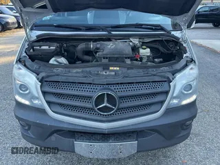 2014 Mercedes-Benz Sprinter Passenger with VIN WDZPE7CC6E5842740, listed as a Copart auction lot 77664544 with 182,288 mi miles and Clean Title. Bid and sale history available at carsss.com. Image 7.