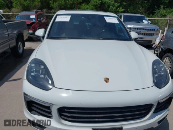 2017 Porsche Cayenne S z VIN WP1AB2A20HLA50805, wystawiony jako IAAI lot #42030013 z przebiegiem 123 578 mil mil oraz . Historia ofert i sprzedaży dostępna na DreamBid. Obrazek 6.
