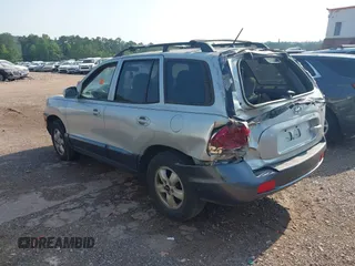 2005 Hyundai Santa Fe GLS z VIN KM8SC13D15U926388, wystawiony jako IAAI lot #42387392 z przebiegiem 235 808 mil mil oraz . Historia ofert i sprzedaży dostępna na DreamBid. Obrazek 3.