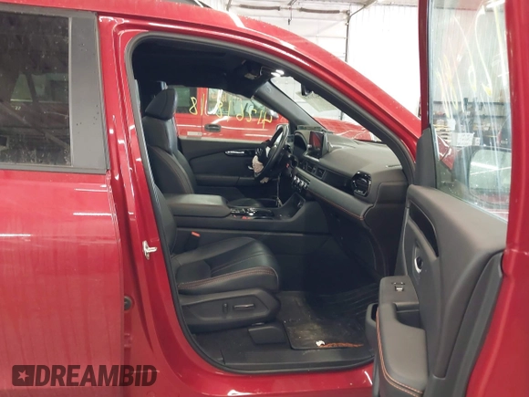 2024 Honda Pilot TrailSport with VIN 5FNYG1H62RB015787, listed as a IAAI auction lot 41261818 with 39,324 mi miles. Bid and sale history available at carsss.com. Image 5.