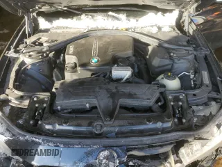 2015 BMW 3 Series 328i xDrive с VIN WBA3B5C59FF960920, выставлен на аукционе Copart как лот 45371575 с пробегом 136 260 миль миль и Списание • Salvage title. История ставок и продаж доступна на DreamBid. Изображение 11.