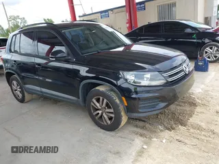 2016 Volkswagen Tiguan S z VIN WVGAV7AX5GW554163, wystawiony jako IAAI lot #42414601 z przebiegiem 155 169 mil mil oraz . Historia ofert i sprzedaży dostępna na DreamBid. Obrazek 1.