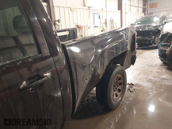 2008 Chevrolet Silverado 1500 Work Truck with VIN 1GCEK14C08Z135724, listed as a IAAI auction lot 41250972 with 86,942 mi miles. Bid and sale history available at carsss.com. Image 6.