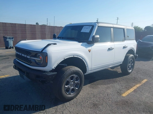 2024 Ford Bronco Badlands z VIN 1FMEE9BP5RLA09693, wystawiony jako IAAI lot #42146875 z przebiegiem 5 806 mil mil oraz . Historia ofert i sprzedaży dostępna na DreamBid. Obrazek 17.