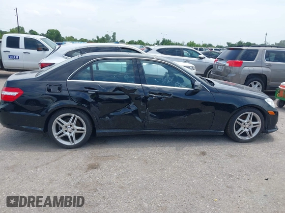 2013 Mercedes-Benz E 350 Luxury z VIN WDDHF5KB8DA727907, wystawiony jako IAAI lot #42476164 z przebiegiem 195 140 mil mil oraz . Historia ofert i sprzedaży dostępna na DreamBid. Obrazek 13.