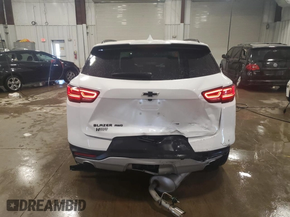 2024 Chevrolet Blazer LT z VIN 3GNKBHR46RS182730, wystawiony jako Copart lot #52231375 z przebiegiem 11 601 mil mil oraz Szkoda całkowita • Salvage title. Historia ofert i sprzedaży dostępna na DreamBid. Obrazek 6.