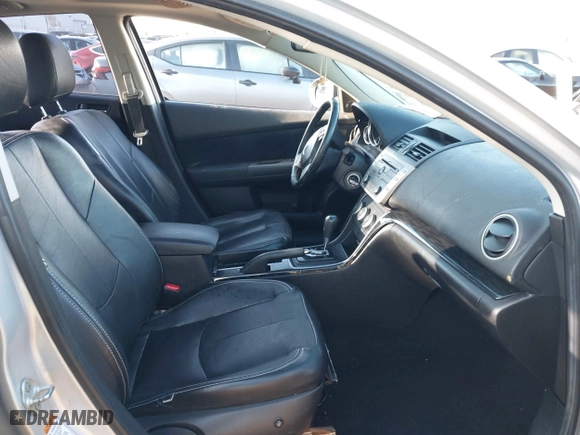 2010 Mazda Mazda6 i Touring Plus with VIN 1YVHZ8CH2A5M10869, listed as a IAAI auction lot 41890776 with 131,732 mi miles. Bid and sale history available at carsss.com. Image 5.