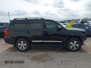 2013 Toyota Land Cruiser z VIN JTMHY7AJ7D4019851, wystawiony jako IAAI lot #42143196 z przebiegiem 147 560 mil mil oraz . Historia ofert i sprzedaży dostępna na DreamBid. Obrazek 13.