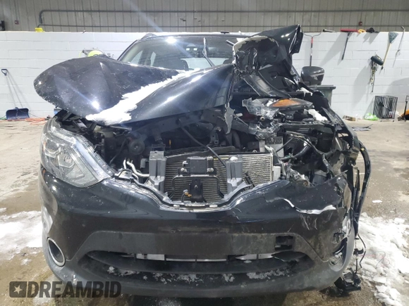 2017 Nissan Rogue SL with VIN JN1BJ1CR2HW122750, listed as a Copart auction lot 45503975 with 64,582 mi miles and Salvage Title. Bid and sale history available at DreamBid. Image 5.