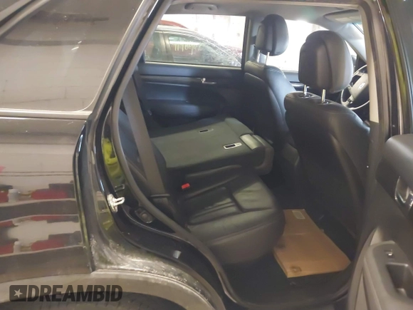 2013 Kia Sorento EX with VIN 5XYKUDA63DG410184, listed as a IAAI auction lot 41416399 with 214,623 mi miles. Bid and sale history available at carsss.com. Image 8.