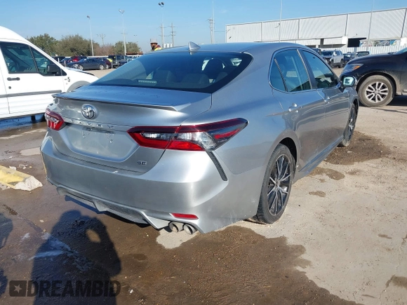 2021 Toyota Camry SE Nightshade with VIN 4T1G11AK7MU414517, listed as a IAAI auction lot 41669936 with 153,580 mi miles. Bid and sale history available at carsss.com. Image 4.