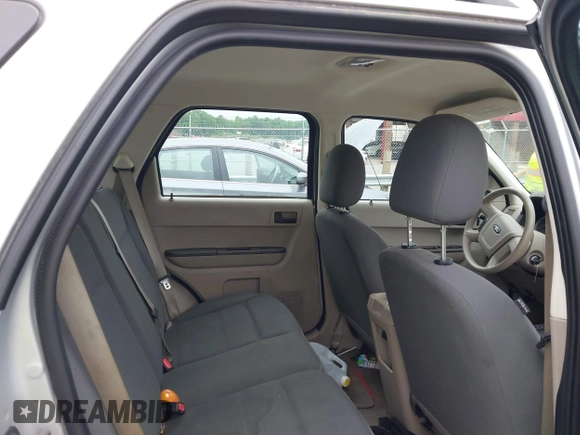 2008 Ford Escape XLS z VIN 1FMCU02Z68KE51829, wystawiony jako IAAI lot #42093869 z przebiegiem 205 151 mil mil oraz . Historia ofert i sprzedaży dostępna na DreamBid. Obrazek 8.