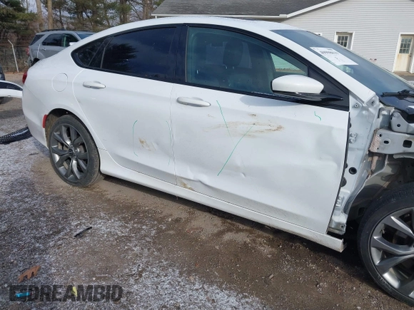 2016 Chrysler 200 S with VIN 1C3CCCBG7GN151807, listed as a IAAI auction lot 40998019 with 90,455 mi miles. Bid and sale history available at carsss.com. Image 19.