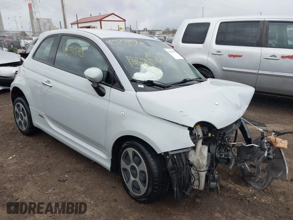 2017 FIAT 500e with VIN 3C3CFFGE1HT550018, listed as a IAAI auction lot 40730795 with 1 mi miles. Bid and sale history available at carsss.com. Image 1.