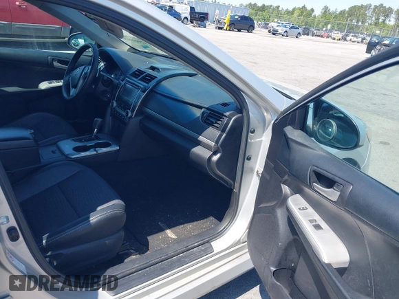 2012 Toyota Camry L with VIN 4T1BF1FK4CU061477, listed as a IAAI auction lot 42004963 with 286,689 mi miles. Bid and sale history available at carsss.com. Image 5.