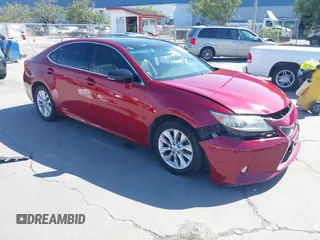 2013 Lexus ES 300h z VIN JTHBW1GGXD2010589, wystawiony jako IAAI lot #42149715 z przebiegiem 174 252 mil mil oraz . Historia ofert i sprzedaży dostępna na DreamBid. Obrazek 1.