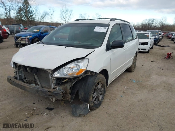2004 Toyota Sienna LE with VIN 5TDBA23C14S022101, listed as a IAAI auction lot 41879798 with 99,964 mi miles. Bid and sale history available at carsss.com. Image 18.