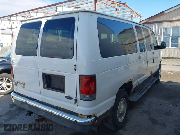 2008 Ford Econoline Passenger XL with VIN 1FBNE31L18DA20963, listed as a IAAI auction lot 41869182 with 150,027 mi miles. Bid and sale history available at carsss.com. Image 4.