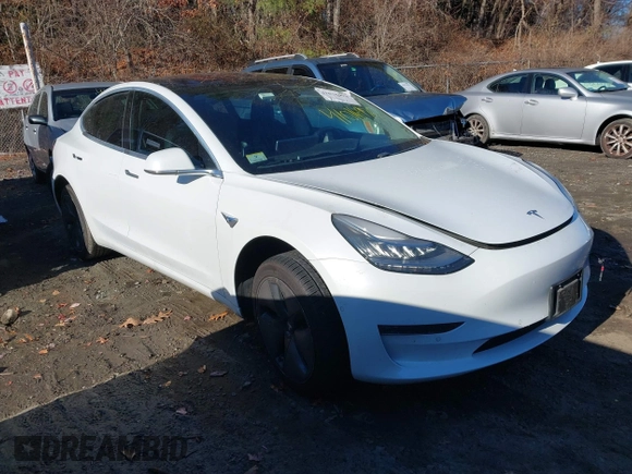 2018 Tesla Model 3 Long Range Battery with VIN 5YJ3E1EB5JF108633, listed as a IAAI auction lot 41016970 with 90,175 mi miles and . Bid and sale history available at DreamBid. Image 1.