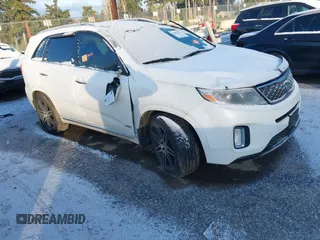 2015 Kia Sorento SX with VIN 5XYKWDA76FG581033, listed as a IAAI auction lot 41496322 with 152,889 mi miles. Bid and sale history available at carsss.com. Image 1.