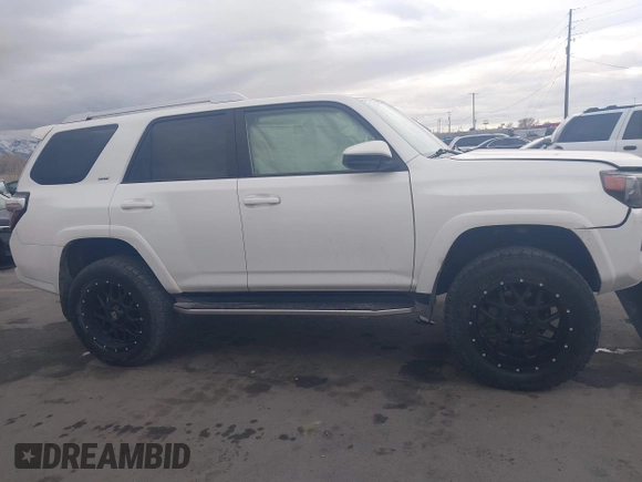 2018 Toyota 4Runner SR5 with VIN JTEBU5JR1J5605748, listed as a IAAI auction lot 41861352 with 49,323 mi miles and . Bid and sale history available at DreamBid. Image 13.