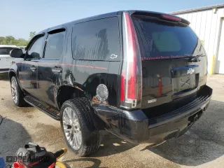 2007 Chevrolet Tahoe Special Service Vehicle with VIN 1GNFK03047R413486, listed as a Copart auction lot 68435554 with 234,270 mi miles and Salvage Title. Bid and sale history available at carsss.com. Image 2.