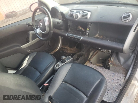 2013 Smart fortwo Pure z VIN WMEEJ3BA8DK619967, wystawiony jako Copart lot #49723735 z przebiegiem Nie podano mil oraz Tytuł czysty. Historia ofert i sprzedaży dostępna na DreamBid. Obrazek 8.