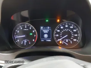2017 Hyundai Elantra SE z VIN 5NPD84LF3HH031226, wystawiony jako IAAI lot #42291232 z przebiegiem 71 439 mil mil oraz . Historia ofert i sprzedaży dostępna na DreamBid. Obrazek 7.