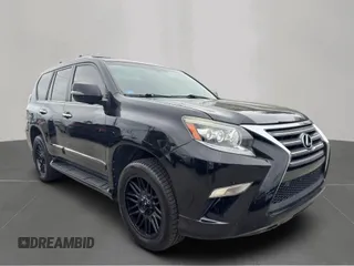 2015 Lexus GX 460 z VIN JTJBM7FX0F5120562, wystawiony jako Copart lot #64278175 z przebiegiem 148 503 mil mil oraz Czysty tytuł • Clean title. Historia ofert i sprzedaży dostępna na DreamBid. Obrazek 1.