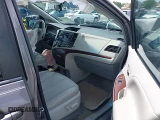 2012 Toyota Sienna XLE AAS с VIN 5TDYK3DC5CS244182, выставлен на аукционе IAAI как лот 42010398 с пробегом 218 607 миль миль и . История ставок и продаж доступна на DreamBid. Изображение 5.