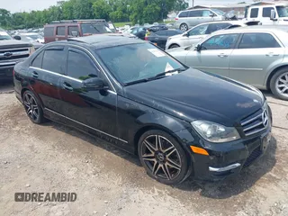 2013 Mercedes-Benz C 350 Sport с VIN WDDGF5HB0DR264228, выставлен на аукционе IAAI как лот 42387470 с пробегом 129 590 миль миль и . История ставок и продаж доступна на DreamBid. Изображение 1.