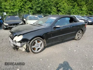 2004 Mercedes-Benz CLK 55 AMG z VIN WDBTK76G94T020156, wystawiony jako Copart lot #58930975 z przebiegiem 140 534 mil mil oraz Szkoda całkowita • Salvage title. Historia ofert i sprzedaży dostępna na DreamBid. Obrazek 1.