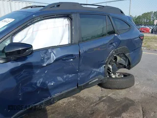 2025 Subaru Outback Onyx z VIN 4S4BTALC0S3195820, wystawiony jako IAAI lot #42088122 z przebiegiem 2153 mil mil oraz . Historia ofert i sprzedaży dostępna na DreamBid. Obrazek 6.