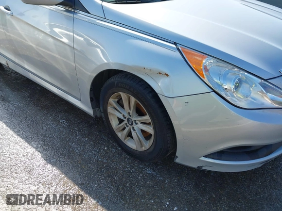 2014 Hyundai Sonata GLS with VIN 5NPEB4AC4EH897513, listed as a IAAI auction lot 41953553 with 209,502 mi miles and . Bid and sale history available at DreamBid. Image 6.