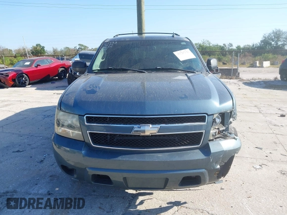 2008 Chevrolet Suburban LT w/3LT with VIN 3GNFC160X8G162523, listed as a IAAI auction lot 41527311 with 245,195 mi miles. Bid and sale history available at carsss.com. Image 12.