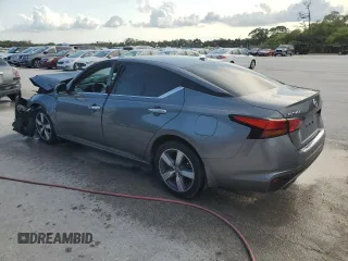 2020 Nissan Altima SV z VIN 1N4BL4DV5LC277765, wystawiony jako Copart lot #52359605 z przebiegiem 101 210 mil mil oraz Nie do naprawy • Non repairable. Historia ofert i sprzedaży dostępna na DreamBid. Obrazek 2.