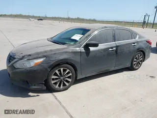 2018 Nissan Altima 2.5 SV with VIN 1N4AL3APXJC172244, listed as a IAAI auction lot 41861358 with 204,181 mi miles. Bid and sale history available at carsss.com. Image 17.